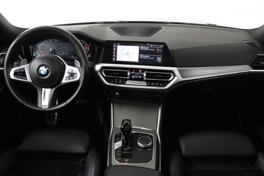 BMW 3 Serie 318i Business Edition (PANORAMADAK, PARKEERSENSOREN, STOELVERWARMING, NAVIGATIE, CAMERA, DEALER ONDERHOUDEN)
