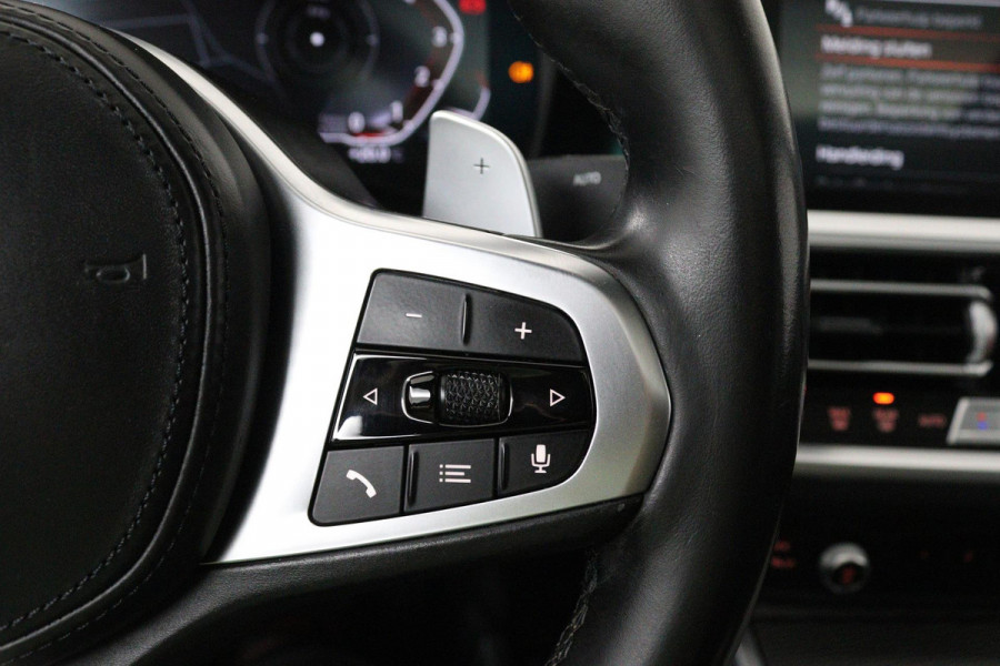 BMW 3 Serie 318i Business Edition (PANORAMADAK, PARKEERSENSOREN, STOELVERWARMING, NAVIGATIE, CAMERA, DEALER ONDERHOUDEN)
