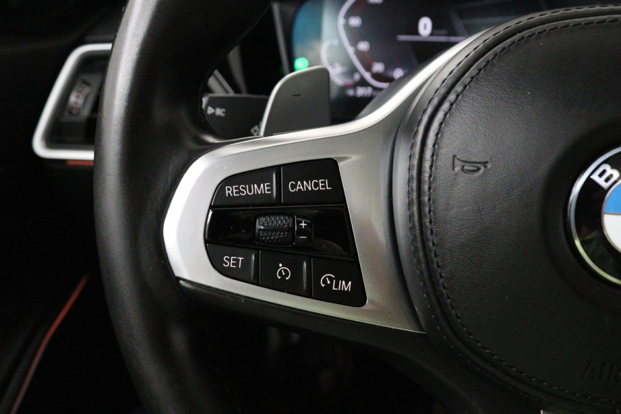 BMW 3 Serie 318i Business Edition (PANORAMADAK, PARKEERSENSOREN, STOELVERWARMING, NAVIGATIE, CAMERA, DEALER ONDERHOUDEN)