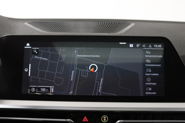 BMW 3 Serie 318i Business Edition (PANORAMADAK, PARKEERSENSOREN, STOELVERWARMING, NAVIGATIE, CAMERA, DEALER ONDERHOUDEN)