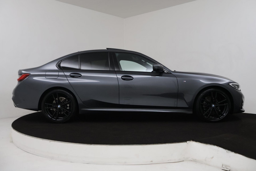 BMW 3 Serie 318i Business Edition (PANORAMADAK, PARKEERSENSOREN, STOELVERWARMING, NAVIGATIE, CAMERA, DEALER ONDERHOUDEN)