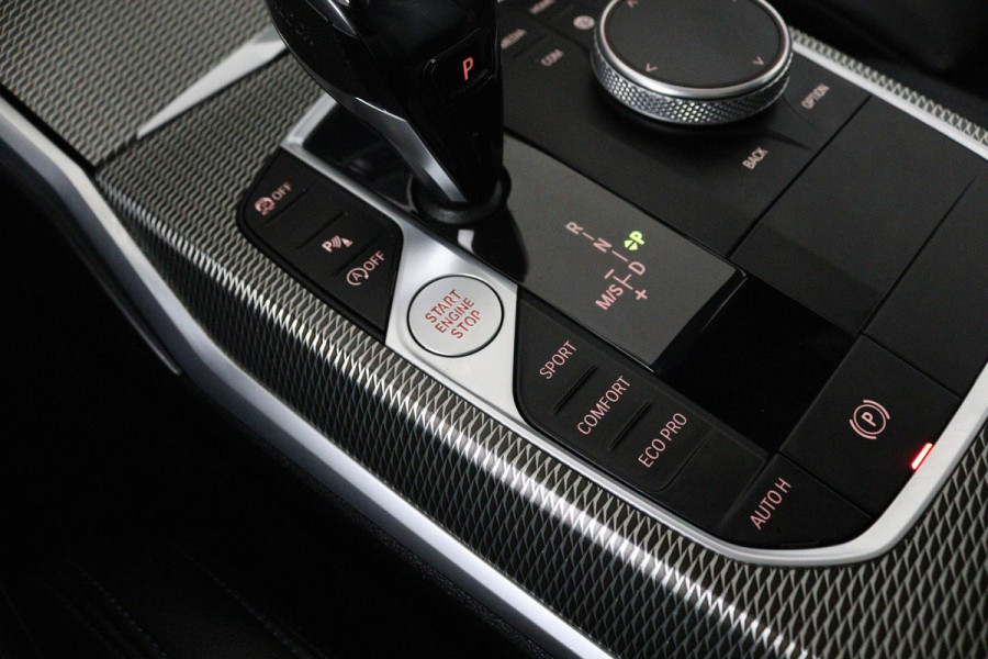 BMW 3 Serie 318i Business Edition (PANORAMADAK, PARKEERSENSOREN, STOELVERWARMING, NAVIGATIE, CAMERA, DEALER ONDERHOUDEN)