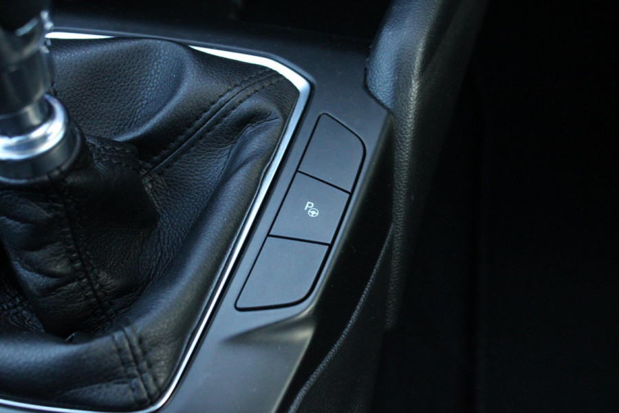 Ford FOCUS Wagon 1.0 EcoBoost Hybrid Titanium Style | Winter Pack | Camera | Navigatie | Cruise control | Privacy glass | NIEUW MODEL