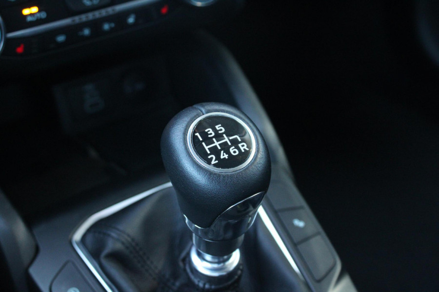 Ford FOCUS Wagon 1.0 EcoBoost Hybrid Titanium Style | Winter Pack | Camera | Navigatie | Cruise control | Privacy glass | NIEUW MODEL