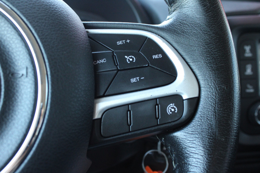 Jeep Renegade 1.4 MultiAir Limited Automaat | 17 " velgen