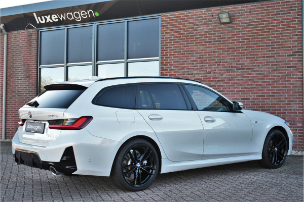 BMW 3 Serie Touring 330e M-Sport Pano ACC Trekh HUD El-zetel 19inch Adp-onderstel