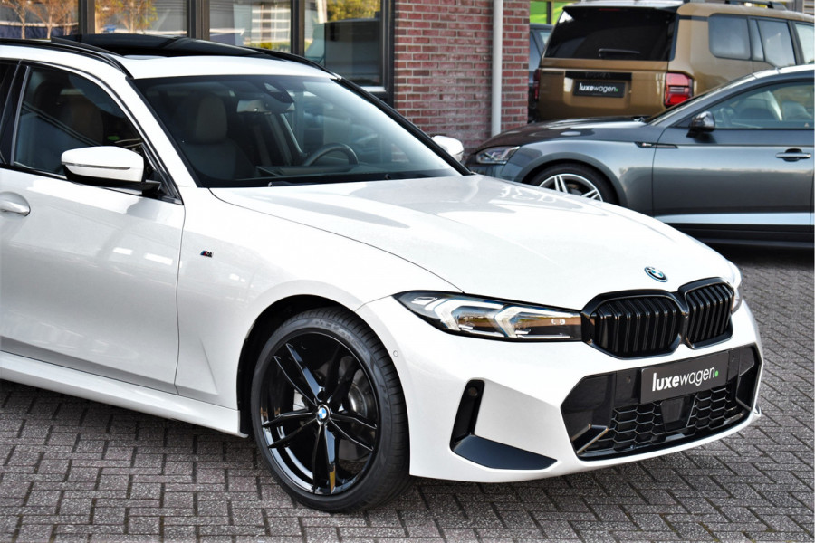 BMW 3 Serie Touring 330e M-Sport Pano ACC Trekh HUD El-zetel 19inch Adp-onderstel