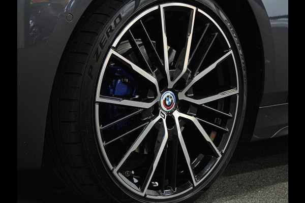 BMW 1-serie M-Sport Plus 50 Jahre | Live Cockpit Pro | Headup | Navi Prof. | Stoelverw. | H-Leder | Camera | Crystal Pook |  Ambiente Led | Carplay | 19" | Lane Assist | Pr. Glas.| Rijklaarprijs Incl. Gr. Onderhoud |10-2021.