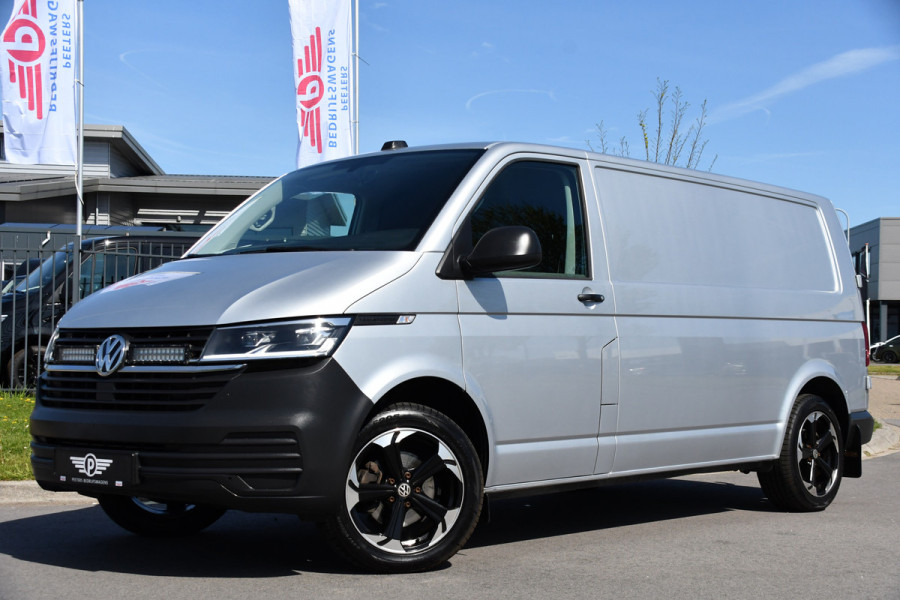 Volkswagen Transporter 2.0 TDI L2H1 30 Highline Adaptieve Cruise, Camera, Automaat, Carplay, 150PK, LED, Standkachel, Stoelverwarming, Trekhaak, Uniek!