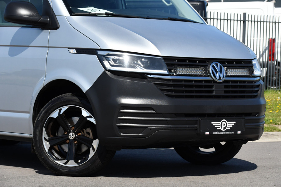 Volkswagen Transporter 2.0 TDI L2H1 30 Highline Adaptieve Cruise, Camera, Automaat, Carplay, 150PK, LED, Standkachel, Stoelverwarming, Trekhaak, Uniek!