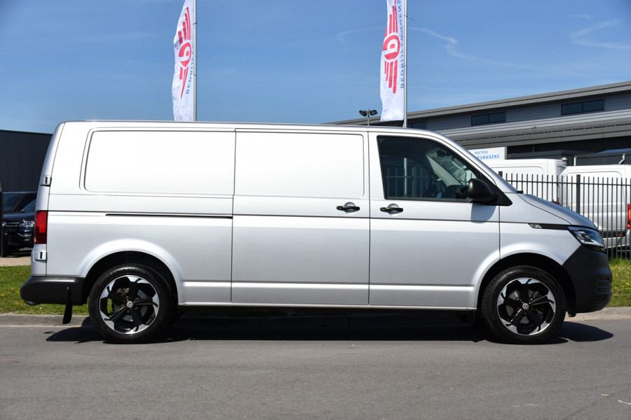 Volkswagen Transporter 2.0 TDI L2H1 30 Highline Adaptieve Cruise, Camera, Automaat, Carplay, 150PK, LED, Standkachel, Stoelverwarming, Trekhaak, Uniek!