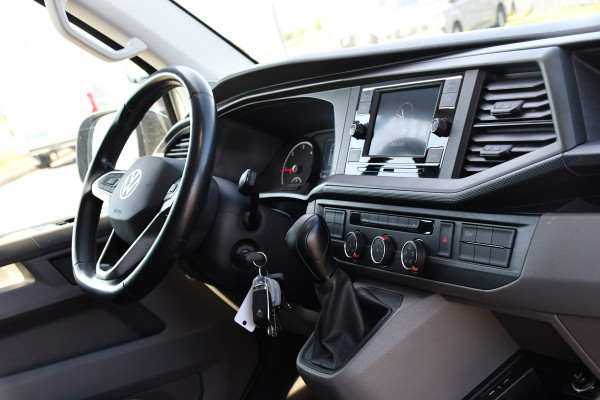 Volkswagen Transporter 2.0 TDI L2H1 30 Highline Adaptieve Cruise, Camera, Automaat, Carplay, 150PK, LED, Standkachel, Stoelverwarming, Trekhaak, Uniek!