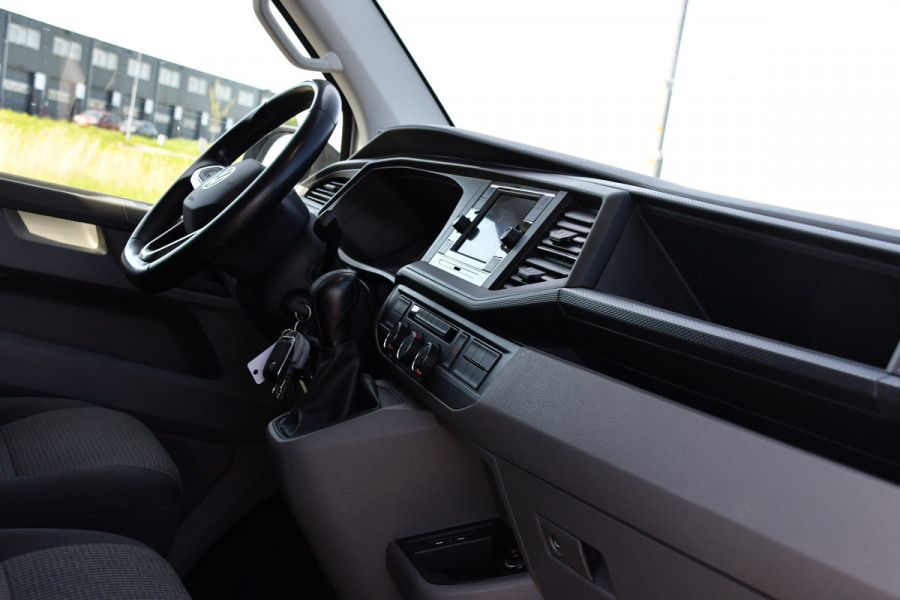 Volkswagen Transporter 2.0 TDI L2H1 30 Highline Adaptieve Cruise, Camera, Automaat, Carplay, 150PK, LED, Standkachel, Stoelverwarming, Trekhaak, Uniek!