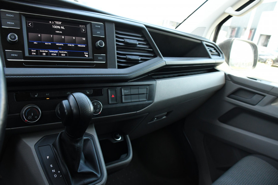Volkswagen Transporter 2.0 TDI L2H1 30 Highline Adaptieve Cruise, Camera, Automaat, Carplay, 150PK, LED, Standkachel, Stoelverwarming, Trekhaak, Uniek!