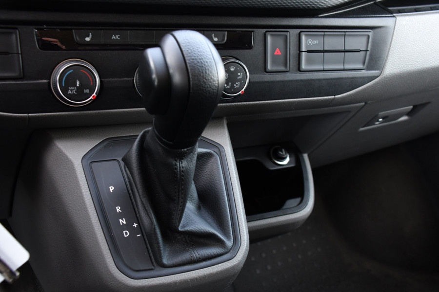 Volkswagen Transporter 2.0 TDI L2H1 30 Highline Adaptieve Cruise, Camera, Automaat, Carplay, 150PK, LED, Standkachel, Stoelverwarming, Trekhaak, Uniek!