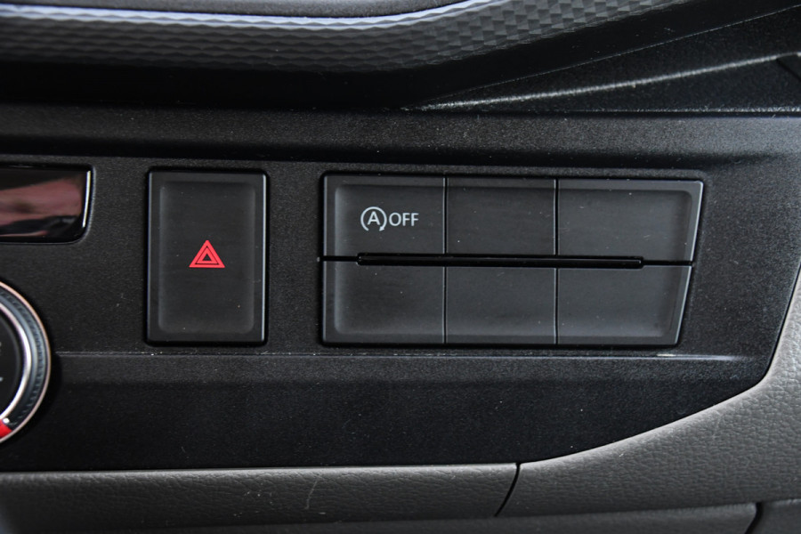 Volkswagen Transporter 2.0 TDI L2H1 30 Highline Adaptieve Cruise, Camera, Automaat, Carplay, 150PK, LED, Standkachel, Stoelverwarming, Trekhaak, Uniek!