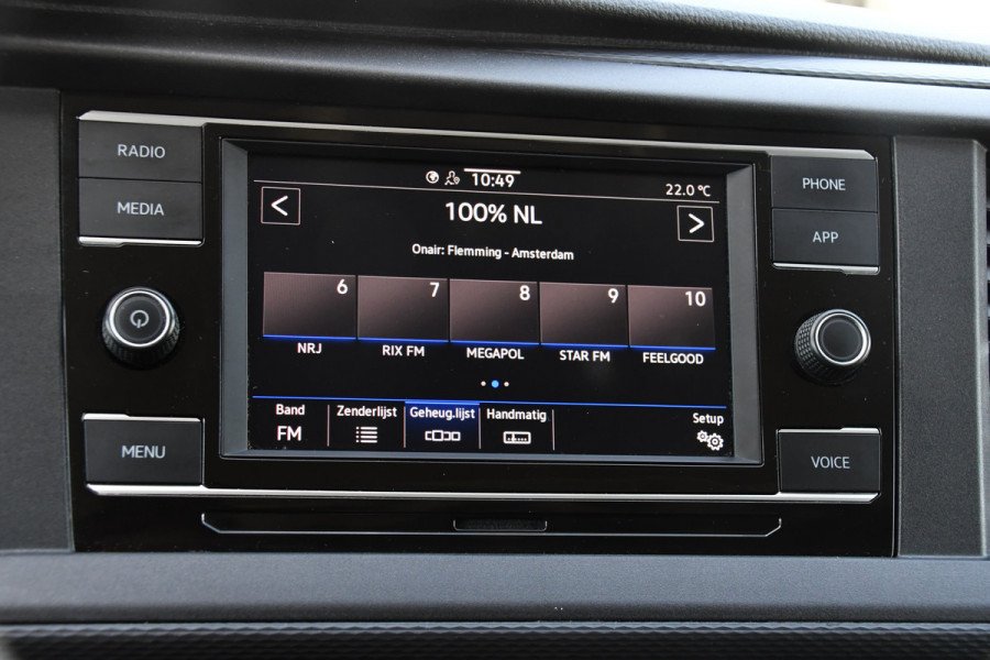 Volkswagen Transporter 2.0 TDI L2H1 30 Highline Adaptieve Cruise, Camera, Automaat, Carplay, 150PK, LED, Standkachel, Stoelverwarming, Trekhaak, Uniek!