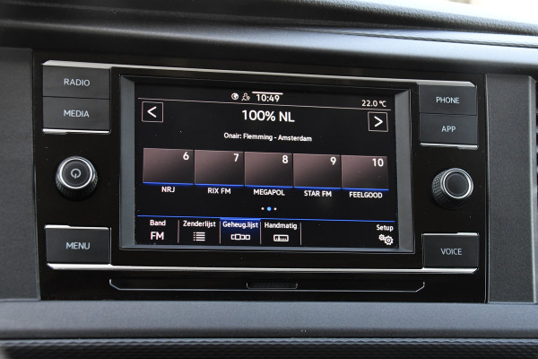 Volkswagen Transporter 2.0 TDI L2H1 30 Highline Adaptieve Cruise, Camera, Automaat, Carplay, 150PK, LED, Standkachel, Stoelverwarming, Trekhaak, Uniek!