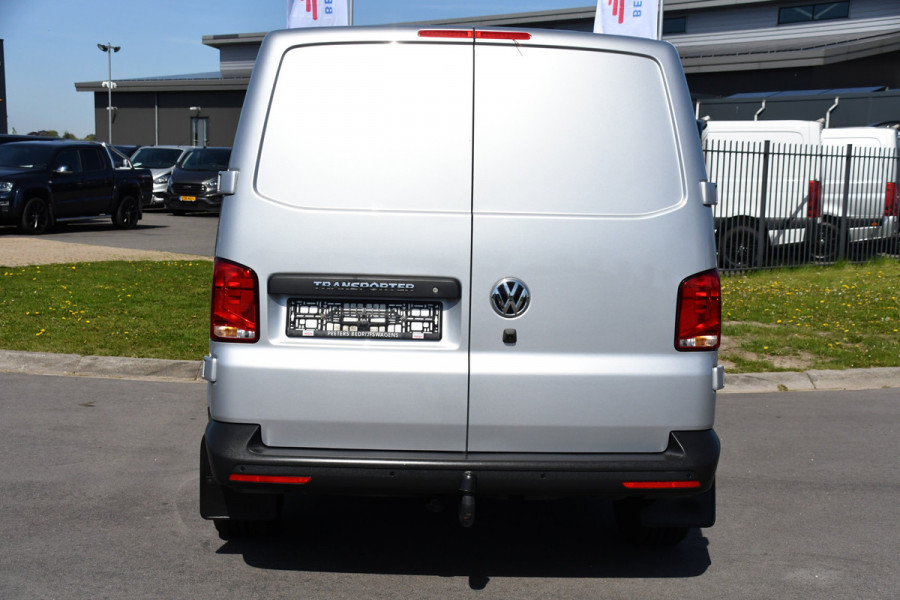 Volkswagen Transporter 2.0 TDI L2H1 30 Highline Adaptieve Cruise, Camera, Automaat, Carplay, 150PK, LED, Standkachel, Stoelverwarming, Trekhaak, Uniek!