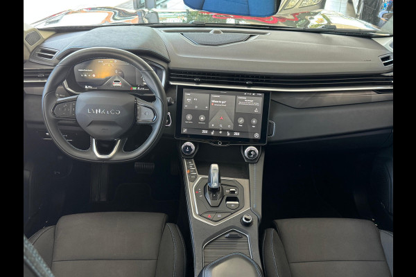 Lynk & Co 01 1.5 BLACK EDTION | PANODAK | CARPLAY |