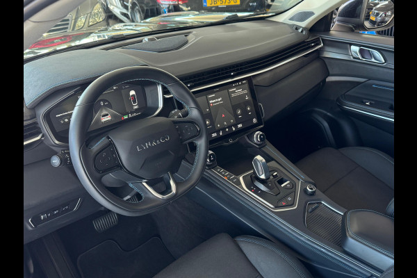 Lynk & Co 01 1.5 BLACK EDTION | PANODAK | CARPLAY |