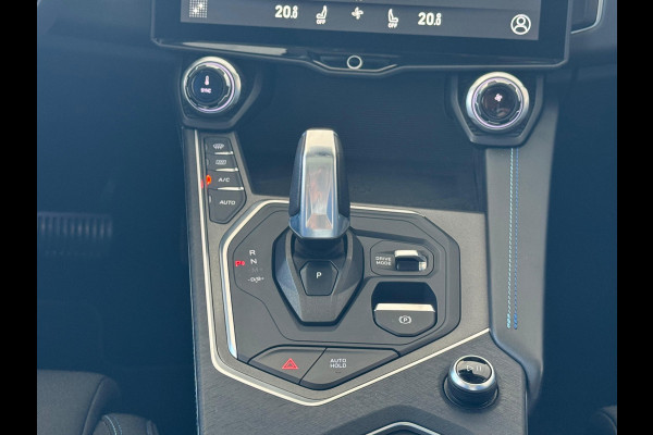 Lynk & Co 01 1.5 BLACK EDTION | PANODAK | CARPLAY |