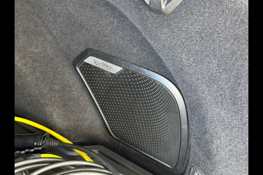 Lynk & Co 01 1.5 BLACK EDTION | PANODAK | CARPLAY |