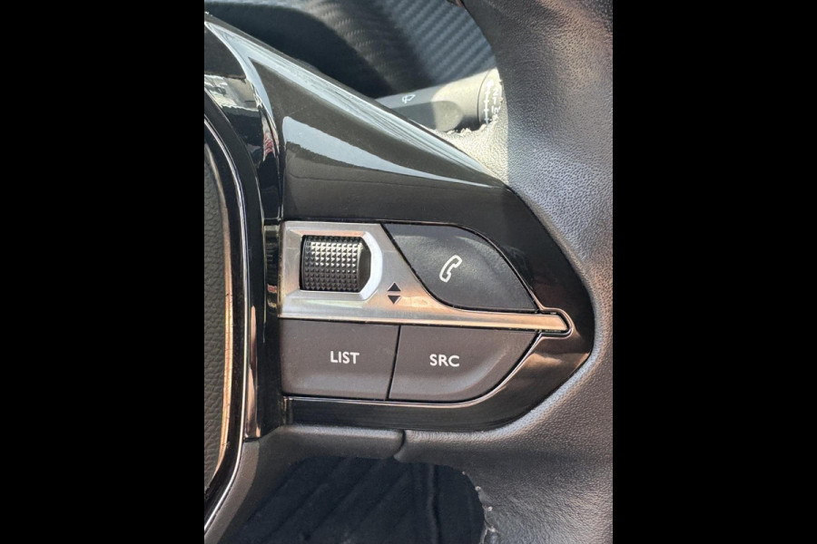 Peugeot 208 1.2 PureTech OUTLAW Edition - Apple CarPlay / Navigatie I Airco I LED I PDC I 68.000 KM -Dealer onderhouden