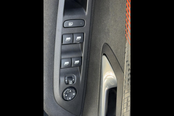 Peugeot 208 1.2 PureTech OUTLAW Edition - Apple CarPlay / Navigatie I Airco I LED I PDC I 68.000 KM -Dealer onderhouden