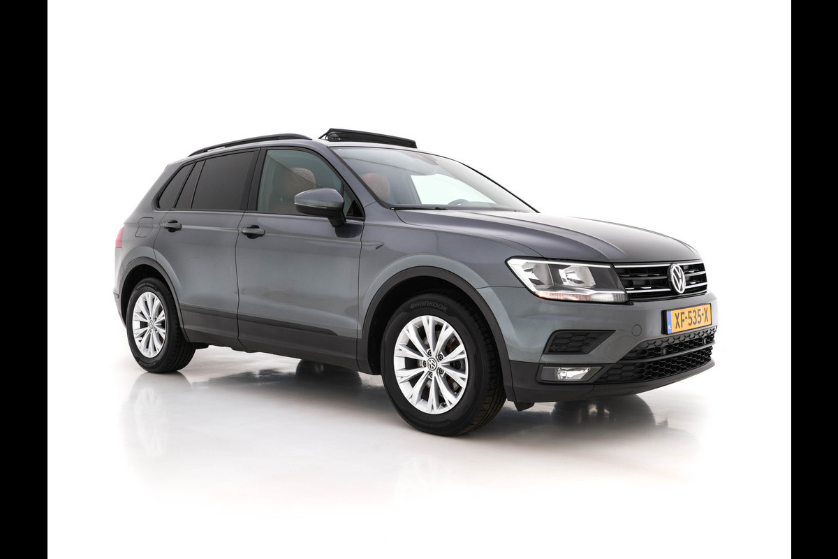 Volkswagen Tiguan 2.0 TDI Comfortline Aut. *PANO | LED-LIGHTS | ADAPTIVE-CRUISE | COMFORT-SEATS | PARKPILOT | ECC | AMBIENT-LIGHT | HEATED-SEATS | PDC | 17''ALU* Volkswagen Tiguan 2.0 TDI Comfortline Aut. *PANO | LED-LIGHTS | ADAPTIVE-CRUISE | COMFORT-SEATS | PARKPILOT | ECC | AMBIENT-LIGHT | HEATED-SEATS | PDC | 17''ALU*