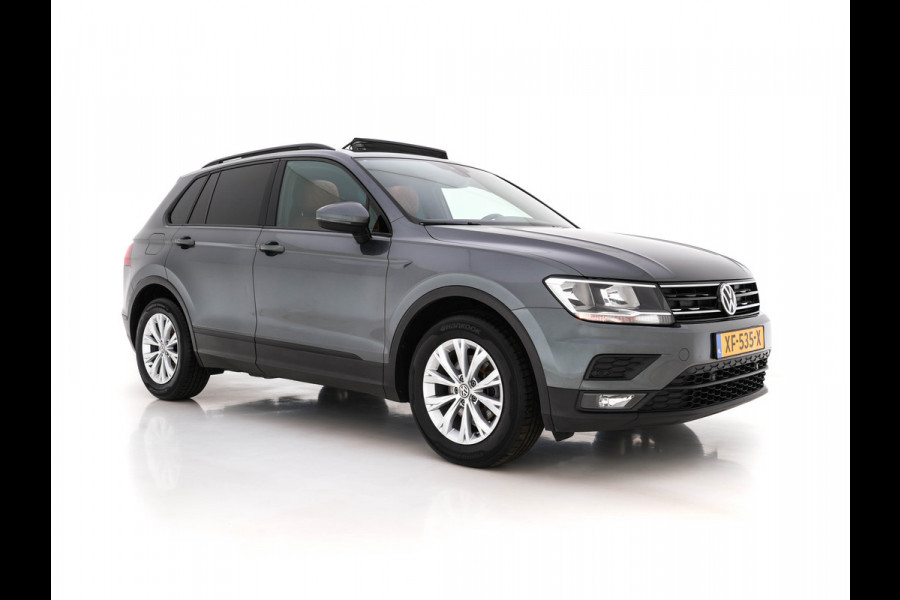 Volkswagen Tiguan 2.0 TDI Comfortline Aut. *PANO | LED-LIGHTS | ADAPTIVE-CRUISE | COMFORT-SEATS | PARKPILOT | ECC | AMBIENT-LIGHT | HEATED-SEATS | PDC | 17''ALU*