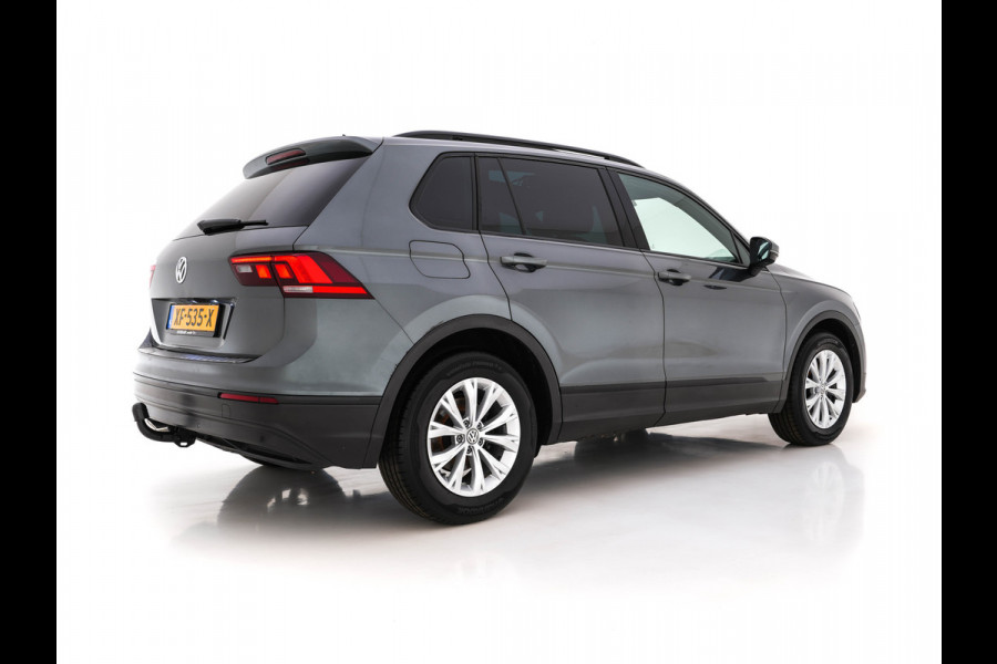 Volkswagen Tiguan 2.0 TDI Comfortline Aut. *PANO | LED-LIGHTS | ADAPTIVE-CRUISE | COMFORT-SEATS | PARKPILOT | ECC | AMBIENT-LIGHT | HEATED-SEATS | PDC | 17''ALU*