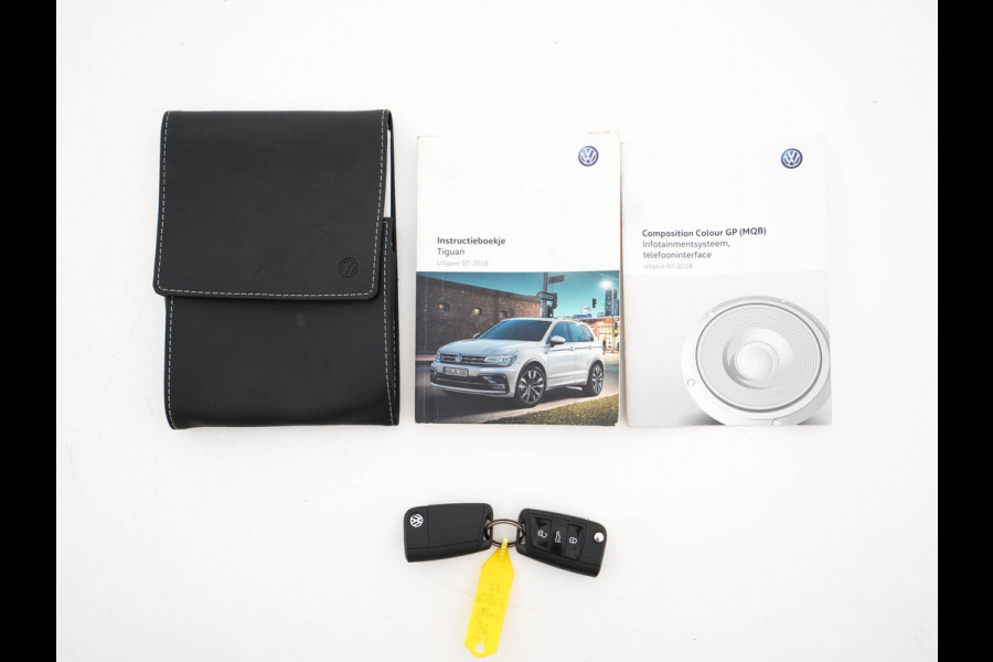 Volkswagen Tiguan 2.0 TDI Comfortline Aut. *PANO | LED-LIGHTS | ADAPTIVE-CRUISE | COMFORT-SEATS | PARKPILOT | ECC | AMBIENT-LIGHT | HEATED-SEATS | PDC | 17''ALU*