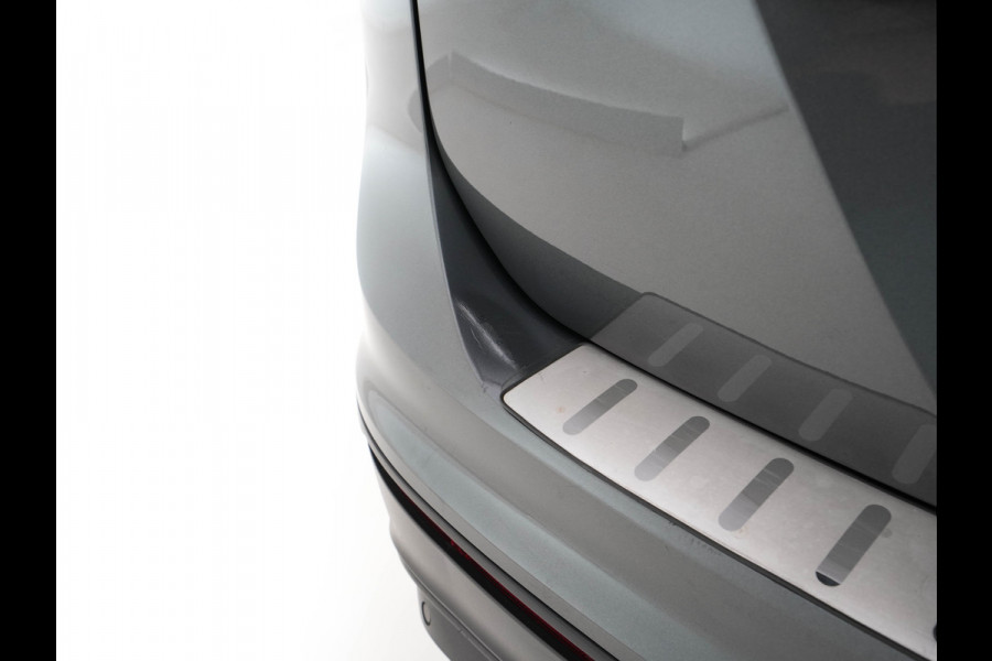 Volkswagen Tiguan 2.0 TDI Comfortline Aut. *PANO | LED-LIGHTS | ADAPTIVE-CRUISE | COMFORT-SEATS | PARKPILOT | ECC | AMBIENT-LIGHT | HEATED-SEATS | PDC | 17''ALU*