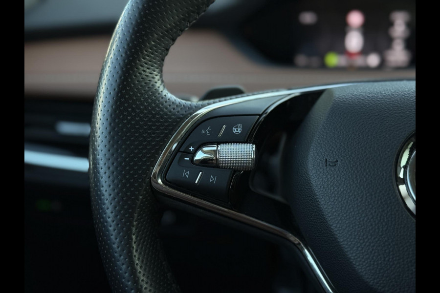 Škoda ENYAQ iV 60 kWh | Navigatie | Camera  | Apple Carplay | Trekhaak |