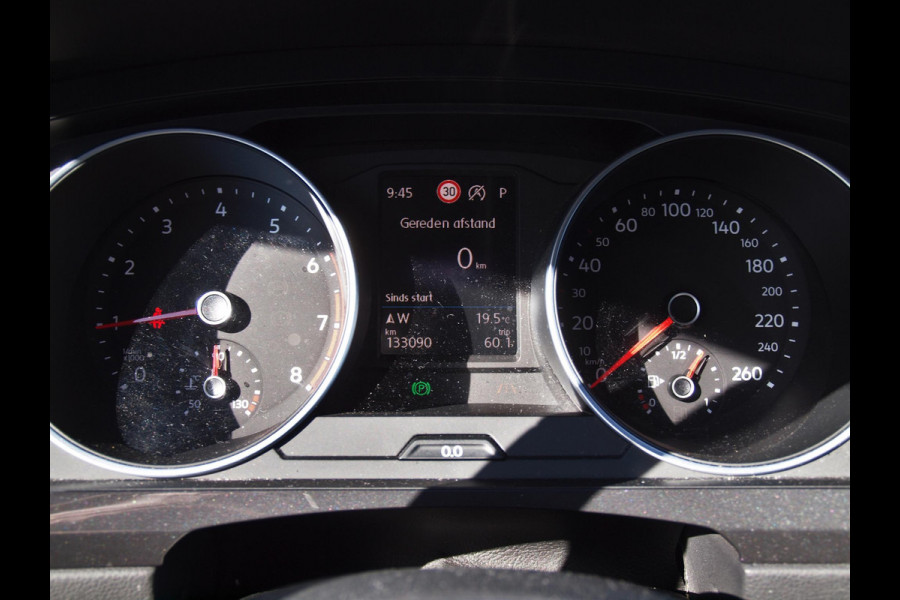 Volkswagen Tiguan 1.5 TSI ACT Highline | Apple Carplay | Led koplampen | Automaat | Trekhaak | Parkeersensoren |