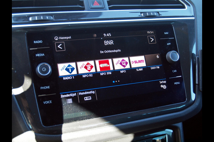 Volkswagen Tiguan 1.5 TSI ACT Highline | Apple Carplay | Led koplampen | Automaat | Trekhaak | Parkeersensoren |