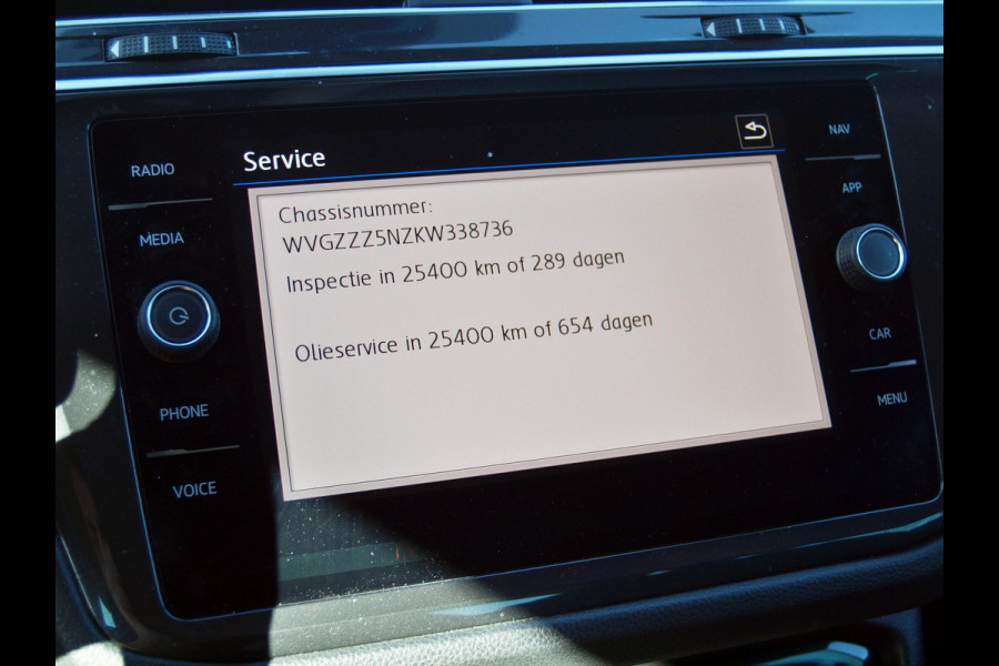Volkswagen Tiguan 1.5 TSI ACT Highline | Apple Carplay | Led koplampen | Automaat | Trekhaak | Parkeersensoren |
