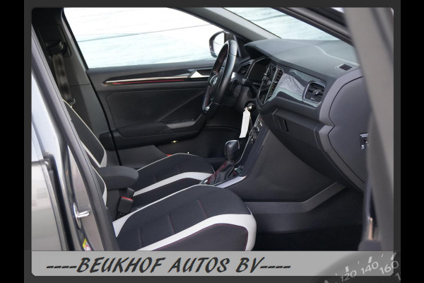 Volkswagen T-Roc 1.5 TSI Sport Automaat Carplay Virtual Dash