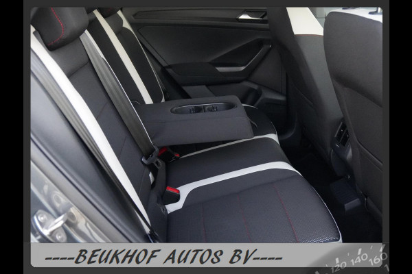 Volkswagen T-Roc 1.5 TSI Sport Automaat Carplay Virtual Dash
