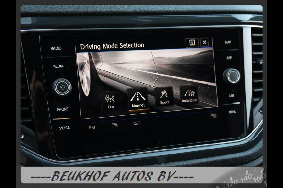 Volkswagen T-Roc 1.5 TSI Sport Automaat Carplay Virtual Dash