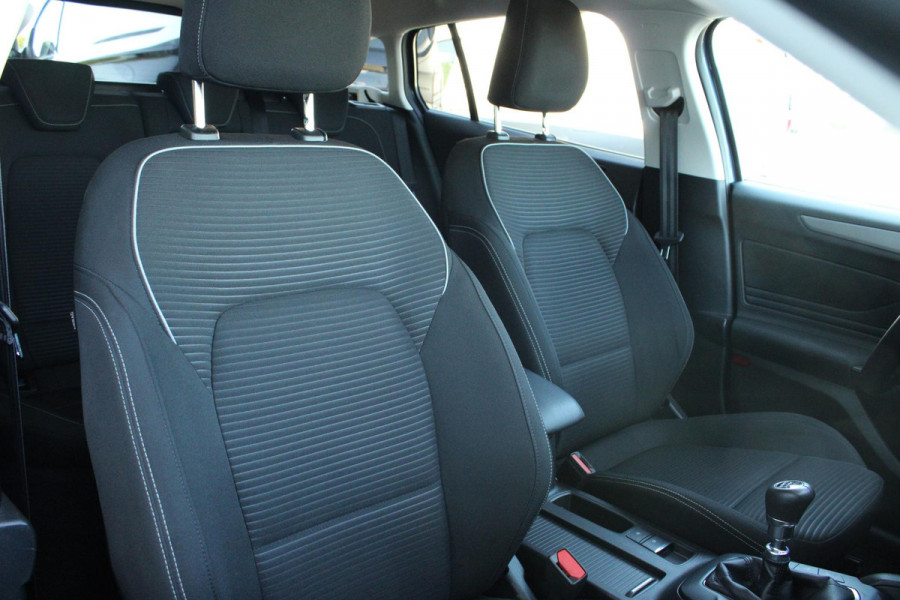 Ford FOCUS Wagon 1.0 EcoBoost Hybrid Titanium Style | Winter Pack | Camera | Navigatie | Cruise control | Privacy glass | NIEUW MODEL