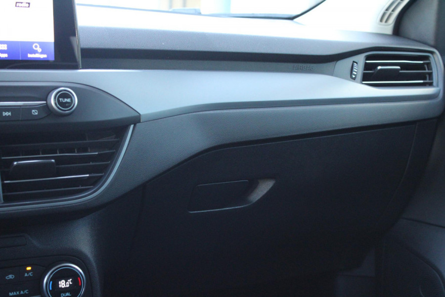 Ford FOCUS Wagon 1.0 EcoBoost Hybrid Titanium Style | Winter Pack | Camera | Navigatie | Cruise control | Privacy glass | NIEUW MODEL