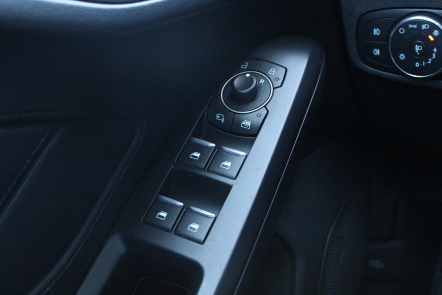 Ford FOCUS Wagon 1.0 EcoBoost Hybrid Titanium Style | Winter Pack | Camera | Navigatie | Cruise control | Privacy glass | NIEUW MODEL
