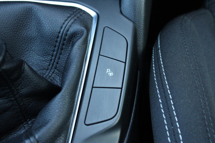 Ford FOCUS Wagon 1.0 EcoBoost Hybrid Titanium Style | Winter Pack | Camera | Navigatie | Cruise control | Privacy glass | NIEUW MODEL