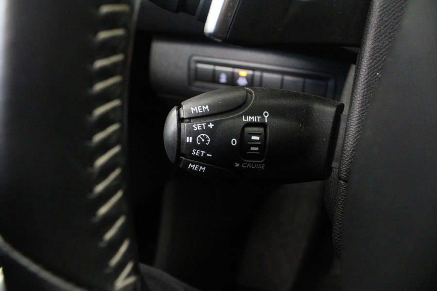 Peugeot 308 1.2 PureTech Allure |Navi|Camera|