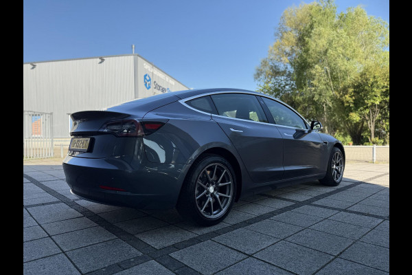 Tesla Model 3 Range Plus RWD | Autopilot | Panorama | Leder |