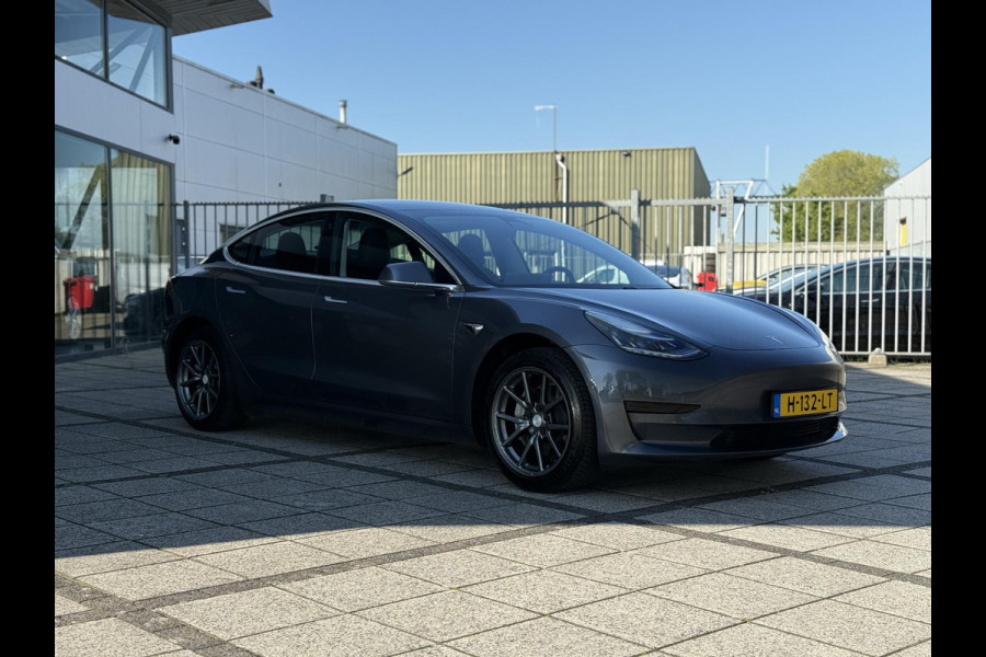 Tesla Model 3 Range Plus RWD | Autopilot | Panorama | Leder |