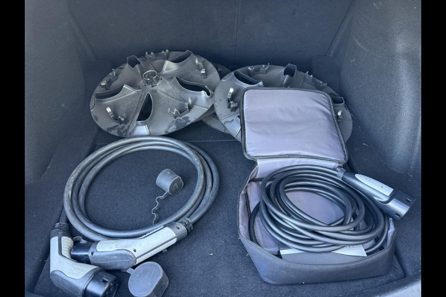 Tesla Model 3 Range Plus RWD | Autopilot | Panorama | Leder |