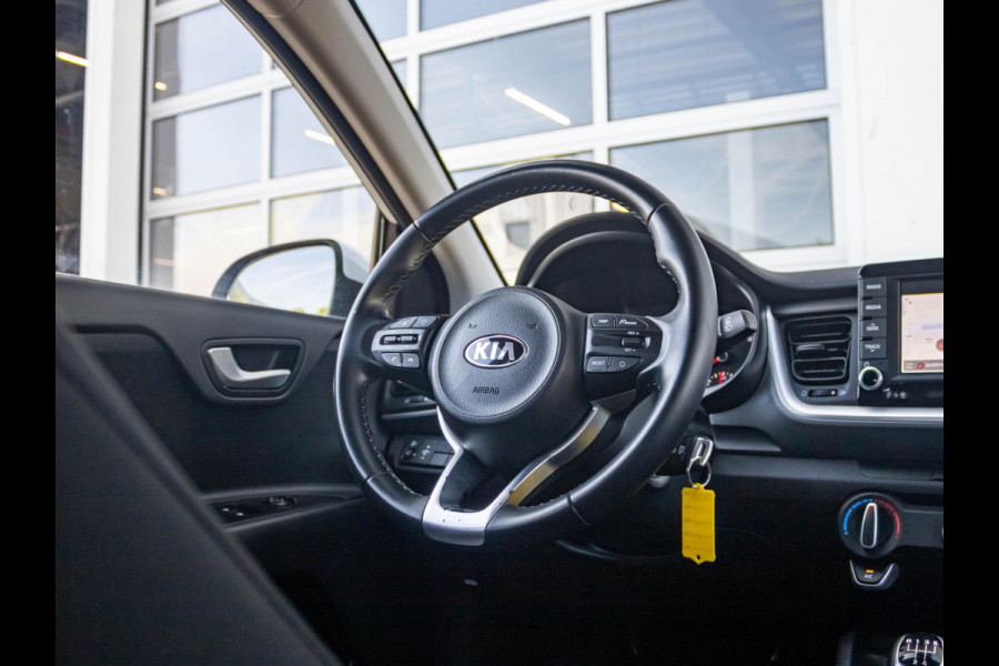 Kia Stonic 1.0 T-GDi DynamicLine | Airco | Camera | Carplay | Cruise | 17" | PDC | Dakrails